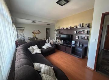 Apartamento · 210m² · 3 Quartos · 2 Vagas · Apartamento disponível para venda no bairro Osvaldo Rezende em Uberlândia-MG