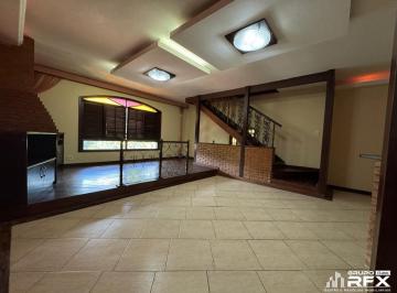 Casa · 339m² · 4 Quartos · 2 Vagas · Casa à venda - em Pendotiba