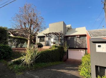 690851_i5S8754243611_69085167f9592302585.jpg · Casa ampla em bairro residencial