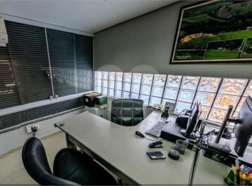 Comercial · 240m² · 2 Vagas · Galpão à venda em Brasilândia - SP