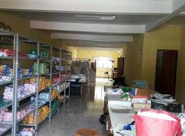 Comercial · 500m² · 2 Vagas · Prédio inteiro à venda em Furnas - SP