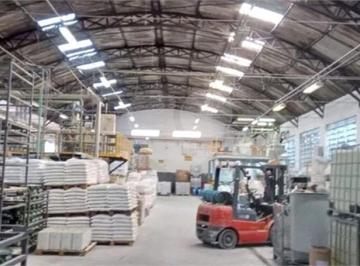 Comercial · 1640m² · 4 Vagas · Galpão à venda em Casa Grande - SP