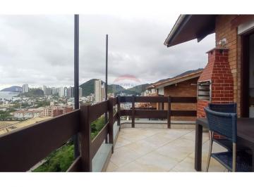 Casa · 280m² · 5 Quartos · 5 Vagas · Já imaginou desfrutar de uma incrível  vista para o mar de cima de um morro a 100 metros da praia?