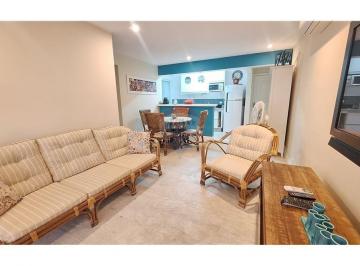 Apartamento · 85m² · 3 Quartos · 2 Vagas · Apartamento reformado à venda na Enseada - Guarujá