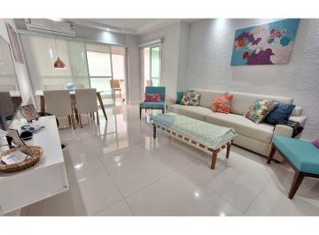 Apartamento · 130m² · 3 Quartos · 2 Vagas · Incrível Apartamento à venda na Praia da Enseada com Varanda Gourmet