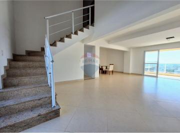 Apartamento · 233m² · 3 Quartos · 4 Vagas · Incrível cobertura com hidro, vista mar à venda na Enseada Guarujá