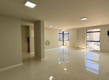 6c4f67dbef9afd84b948c8646f9e1020dcf88dd4 · Sala Comercial com 50m² e 1 vaga de garagem - À venda no Centro de Florianópolis.