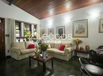 Casa · 500m² · 8 Quartos · 3 Vagas · Casa à venda, 8 quartos, 2 suítes, 3 vagas, Santo Antônio - Belo Horizonte/MG