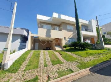 Casa · 300m² · 2 Vagas · Casa em condomínio para alugar, com 03 quartos sendo 03 suítes.