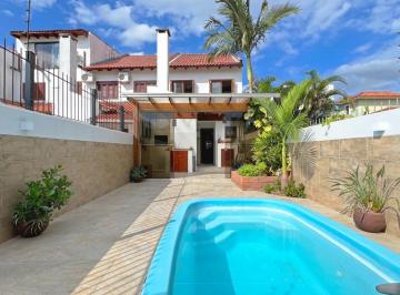 703666_i9ek1ITJYDnUyOq_7036666807d32004657.jpg · Sobrado 4 quartos , 2 vagas e pátio com piscina Portal do Guaruja