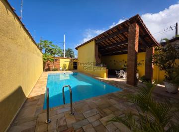 202504121128528447.jpeg · Casa com 04 dormitórios, com piscina, á 100 metros da praia no Solemar!!!