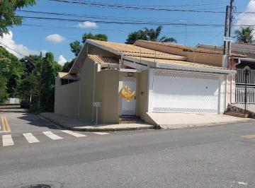 Foto 01 · Casa à venda em Taubaté-SP, Parque Senhor do Bonfim: 2 quartos, 1 suíte, 1 sala, 2 banheiros, 2 vaga