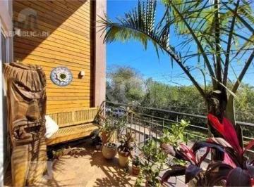 Casa · 167m² · 3 Quartos · 3 Vagas · EXCELENTE CASA COM 3 DORMITÓRIOS, 1 SUÍTE E VAGA DE GARAGEM PARA 3 CARROS.