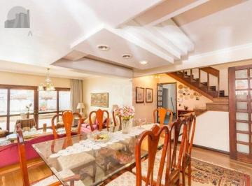 Casa · 333m² · 4 Quartos · 4 Vagas · Casa de 333m² com 4 dormitórios, pátio com piscina, espaço gourmet com churrasq