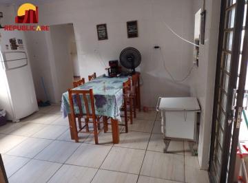 Casa · 99m² · 4 Quartos · 8 Vagas · Casa de 4 dormitórios no bairro Jardim Floresta