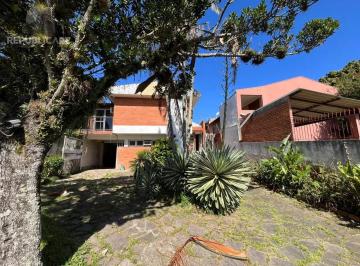 Casa · 250m² · 3 Quartos · 5 Vagas · Casa à venda - em Guarujá