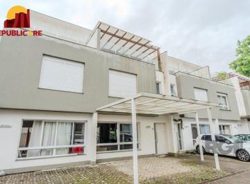 Casa · 188m² · 3 Quartos · 2 Vagas · Casa impecável e mobiliada, com 3 niveis, possui 3 dormitórios sendo 1 suíte, 4