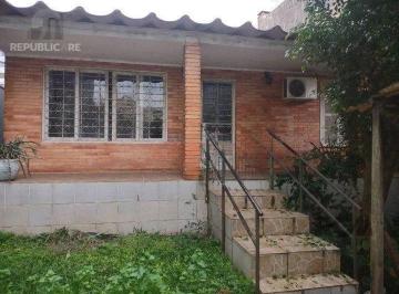 Casa · 200m² · 4 Quartos · 4 Vagas · Casa de 2 quartos, com edícula, próximo a Av. Wenceslau Escobar
