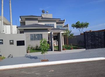 Casa · 240m² · 3 Quartos · 2 Vagas · Vende-se sobrado com 3 suítes no bairro Santa Clara