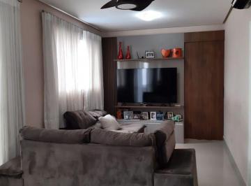 euzdezu2n2rly2qxymfkyzi4_md · Cobertura Duplex com três dormitórios- Centro- vista panorâmica