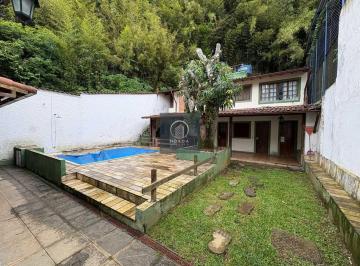Casa · 300m² · 7 Quartos · 3 Vagas · Casa Duplex em Várzea, Teresópolis/RJ