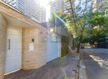 Casa · 220m² · 3 Quartos · 4 Vagas · Sobrado com 220m2 no Jardim Paulistano