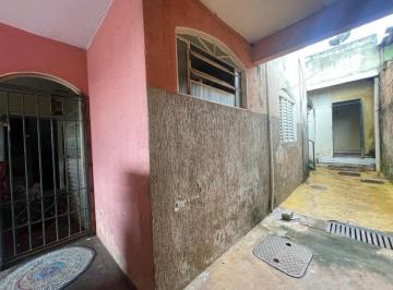 Casa de 5 quartos, Ceilândia · Casa com dois pavimentos e barraco no fundo, encontra-se alugada