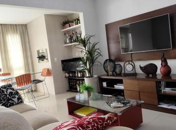 Apartamento · 132m² · 3 Quartos · 2 Vagas · Apartamento com 03 dormitórios na Quadra Mar em Balneário Camboriú