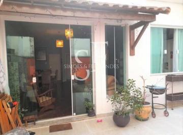 Apartamento · 60m² · 2 Quartos · Grajaú- Rua Caruaru- Apartamento térreo, 2 quartos, dependência completa.