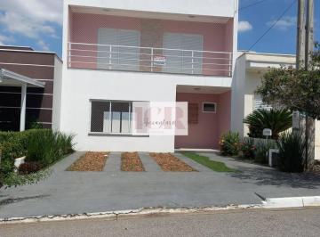 Casa · 157m² · 3 Quartos · 2 Vagas · Linda casa no Condomínio Horto Florestal 3