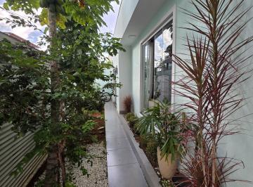 Casa de 3 quartos, Vicente Pires · Rua 04, varanda, quintal, moderna, linda, churrasqueira