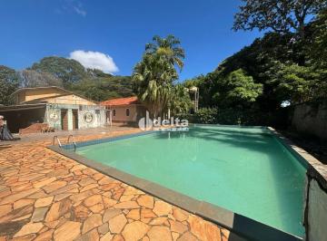 Rural · 5000m² · 6 Quartos · 2 Vagas · Chácara disponível para venda no bairro Mansões Aeroporto em Uberlândia-MG