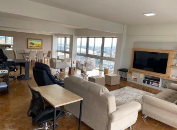 WhatsApp Image 2025-04-11 at 11.22 · Apartamento 3 dormitorios no centro