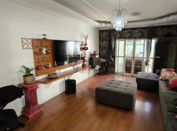 Casa · 180m² · 3 Quartos · 3 Vagas · Casa em lote inteiro à venda no bairro Bandeirinhas em Betim