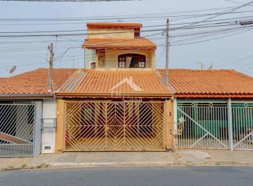 Casa · 214m² · 4 Quartos · 2 Vagas · Sobrado no Atibaia Jardim - 4 quartos, sendo 2 com sacada e 1 suite com closet e banheiro de hidrom
