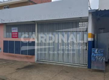 Casa · 298m² · 3 Quartos · 2 Vagas · Casa com ótima localização para comércio, rua principal.