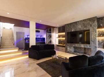 Casa · 460m² · 4 Quartos · 6 Vagas · Casa Alto Padrão com Piscina Aquecida para locação, 4 Suítes e Área Gourmet no Pilarzinho – Curitiba