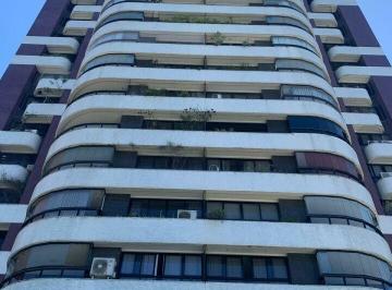 Apartamento · 210m² · 4 Quartos · 3 Vagas · Excelente apartamento 4 quartos, suítes à venda no Candeal
