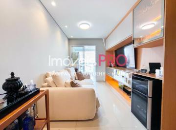 Apartamento · 65m² · 2 Quartos · 1 Vaga · Apartamento de 65m² totalmente reformado, com 2 suítes e uma vaga.