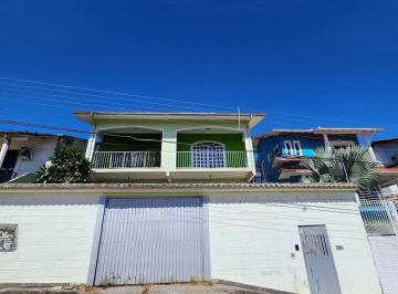 Casa · 214m² · 3 Quartos · 4 Vagas · Casa sendo três dormitórios com suíte no bairro Forquilhinha, São José/SC
