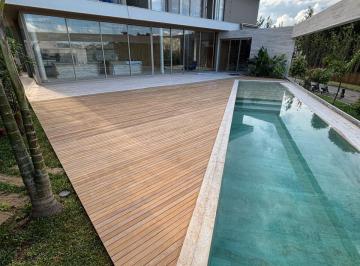 Foto 01 · Casa de Alto Padrão com 677m² Localizada no Condomínio Alphaville 2 em Votorantim.