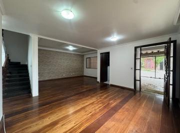 Casa · 252m² · 3 Quartos · 3 Vagas · Casa em Jardim Semiramis, Cotia/SP de 252m² 3 quartos para locação R$ 5.500,00/mes