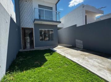 Foto 01 · Linda casa triplex em Guarapari-ES, bairro Perocão, 3 quartos, 2 suítes, salas, 3 banheiros, 2 vagas