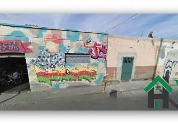 Terreno · 250m² · LOTE COM FRENTE GRANDE EM PONTO COMERCIAL