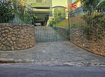 Casa · 184m² · 1 Quarto · 4 Vagas · Linda casa no Sagrada Familia