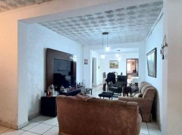 Casa · 180m² · 3 Quartos · 2 Vagas · Casa Térrea com Terreno de 340 m² com 2 Frentes (Vila Emir)