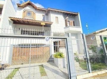 Casa · 300m² · 4 Quartos · 4 Vagas · Excelente casa de 300m² com 4 dormitórios no bairro Sarandi.