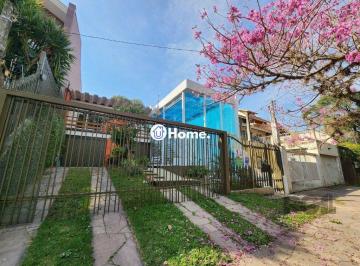Casa · 255m² · 3 Quartos · 4 Vagas · Vende-se excelente cada 3 quartos com suíte, 4 vagas, anexo comn salão de festas
