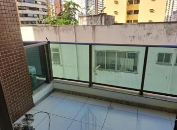 Foto 01 · Apartamento com 1/4 nascente total, varanda, mobiliado, medindo 43 m² no terceiro andar do Edifício 
