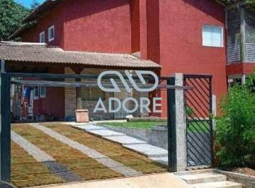 Rural · 300m² · 4 Quartos · 2 Vagas · asa à venda no Condomínio Terras de Santa Rosa em Salto/SP. Esse imóvel possui: 4 quartos sendo 2 su
